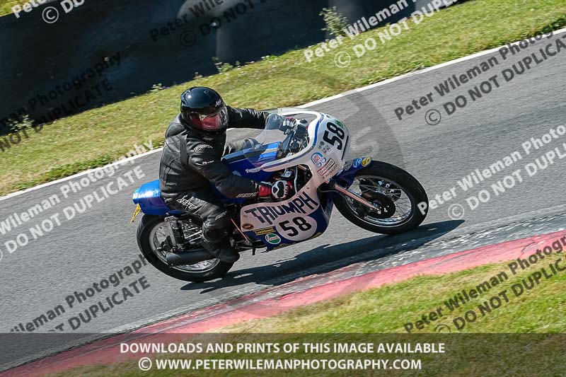 cadwell park;cadwell park photographs;cadwell trackday photographs;enduro digital images;event digital images;eventdigitalimages;peter wileman photography;racing digital images;trackday digital images;trackday photos